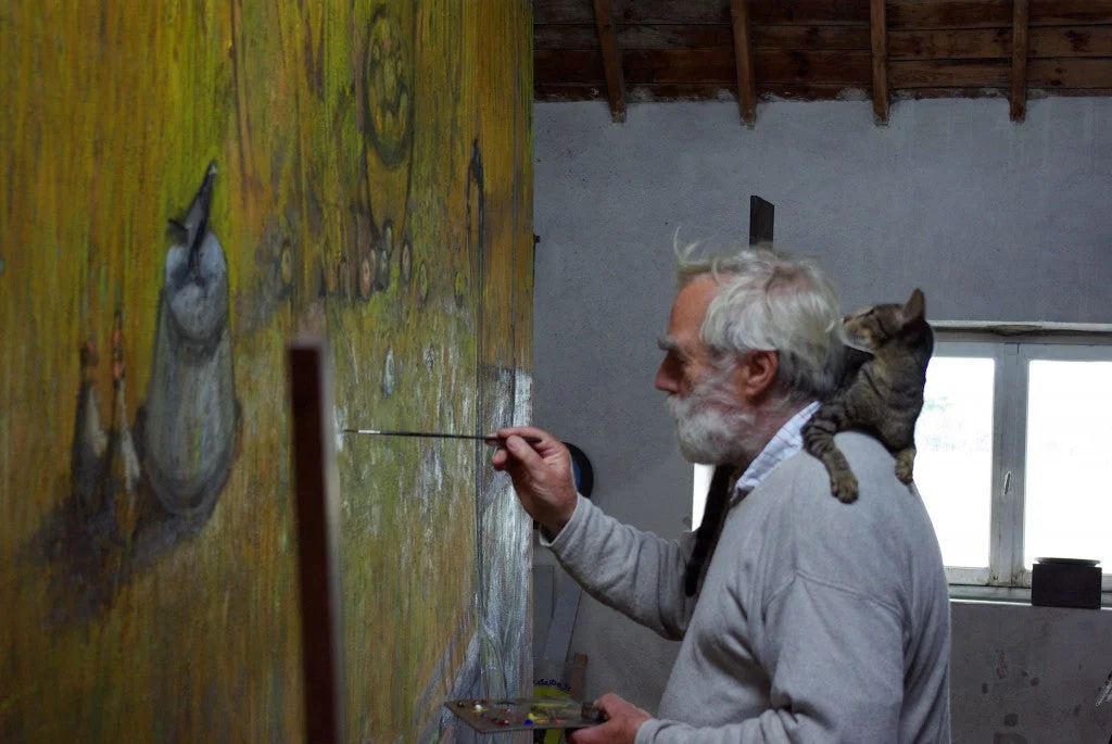 Portrait de Pierre Carron peignant dans son atelier, photographie légendée 28 novembre 2012.